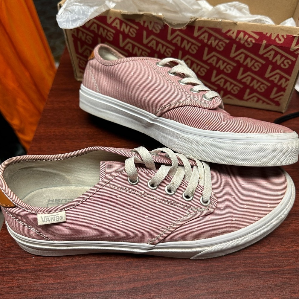 Women’s Vans Camden Deluxe Shoes - Picture 1 of 5